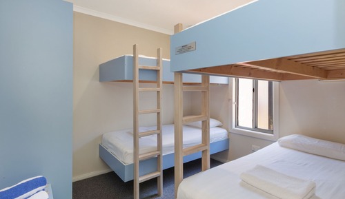 Deluxe Cabin - Sleeps 6