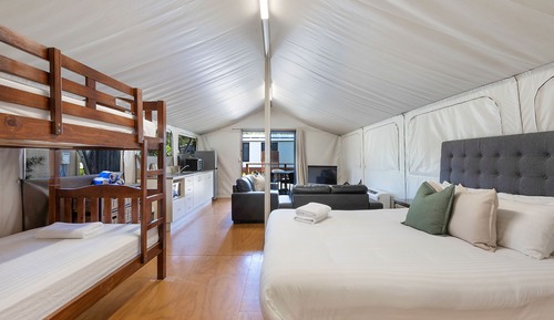 Deluxe Beach Tent - Sleeps 4