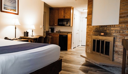 Standard Studio, 1 Queen Bed, Kitchenette (2nd floor)