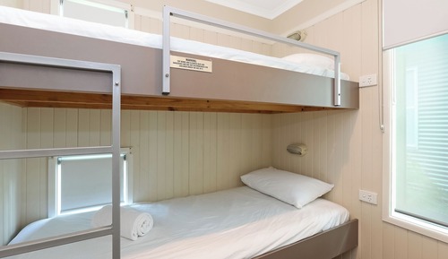 Deluxe Cabin - Sleeps 4 - Dog Friendly