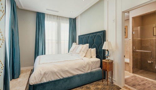 Superior King Suite