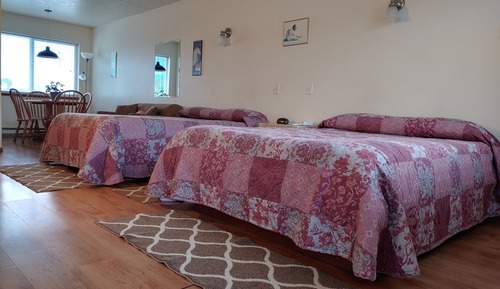 Standard Room, 2 Queen Beds, Mountain View