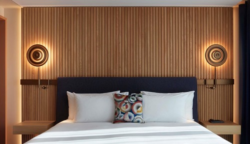 COLLECTION - ROOFTOP VIEW, 1 King or 2 Single beds, Views of Paris rooftops