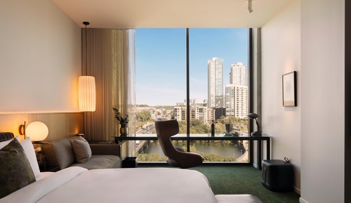 Lake View King Suite