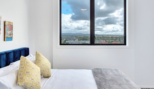 Three Bedroom Family Apartment (With free secure parking)