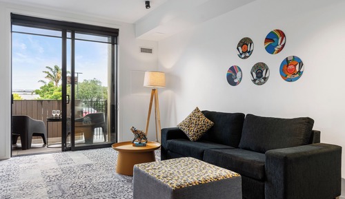 Pet Lovers Studio (With free secure parking)