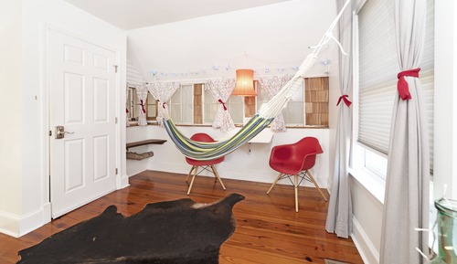 Treehouse East with Private Bath