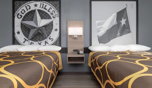 Suite, 2 Queen Beds, Non Smoking