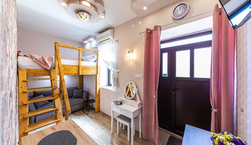 Apartment (One Bedroom Apartment)