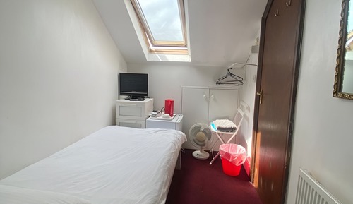 Small Single Room : 1