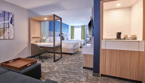 Suite, 2 Queen Beds (Hearing Accessible)