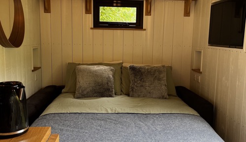 Luxury Cabin, Ensuite (The Jolly Potter)