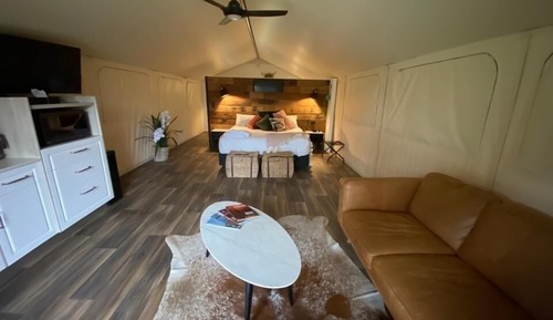 DELUXE 'GLAMPING' SAFARI TENT