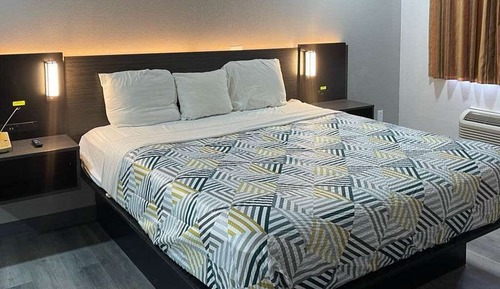 Deluxe Room, 1 King Bed, Non Smoking