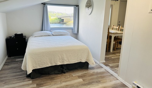 C2 Comfort Cabin, 1 Bedroom, Kitchen, Riverfront, Private Balcony, No Pets