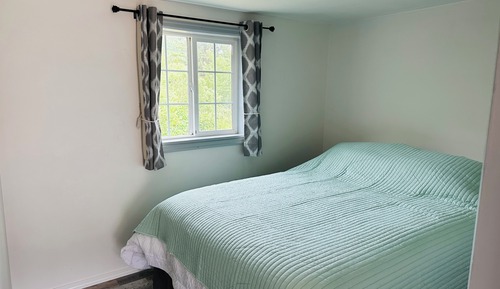 C6 Traditional Cabin, 1 Bedroom, Kitchen, Garden View, Pet Friendly (Fee Applies)