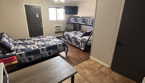 Queen Bed and Bunkbed with Kitchenette