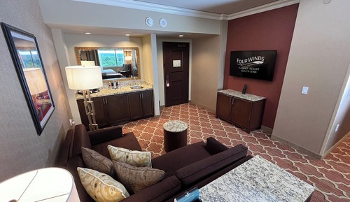 Junior Room, 1 King Bed
