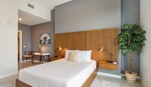 1 Bedroom with Balcony