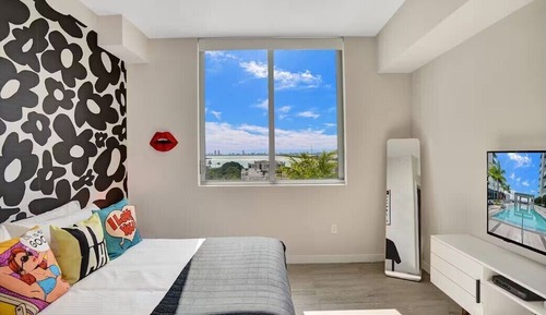 Bay View 1 Bedrom with Balcony