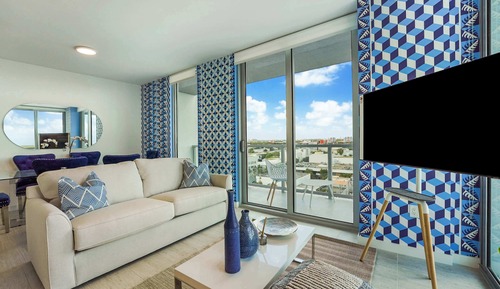 Bay View 2 Bedroom Apartment with Balcony
