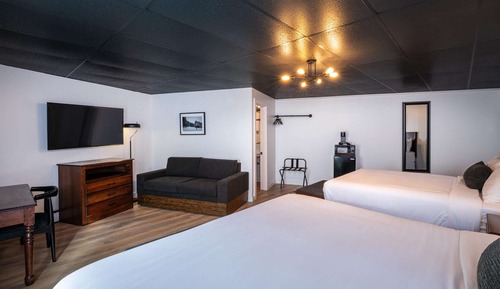 Deluxe Room, Multiple Beds