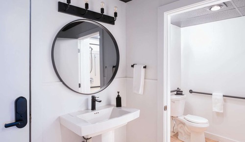 Deluxe Room, Accessible