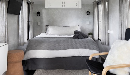 Comfort Cabin, 1 Queen Bed, Mountain View