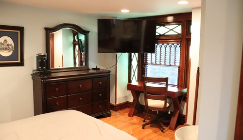 Double Room, Private Bathroom (Room 1 Single Queen)