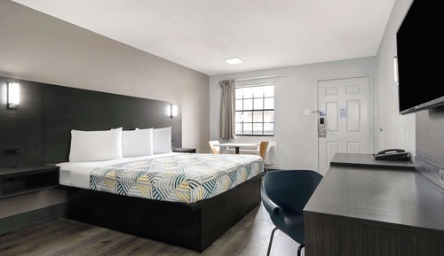 Standard Room, 1 King Bed, Non Smoking