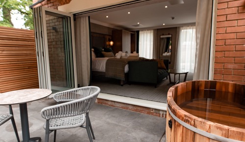 Junior Suite, Hot Tub