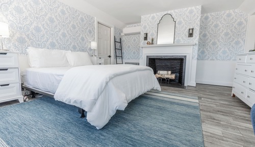 Room 9 - Private Bath - 1st Floor