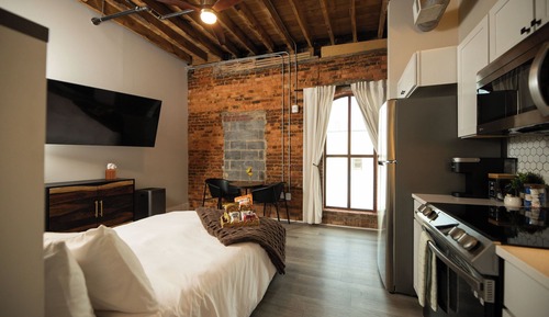 Studio Suite, Top Floor, Room 13