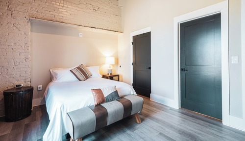 1 Bedroom Suite, Room 6