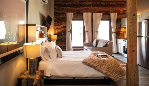 Studio Suite, Room 10