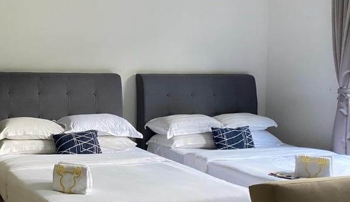 Deluxe Family Studio Apartment with Balcony