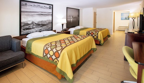 Basic Room, 2 Queen Beds, Non Smoking, Pool View