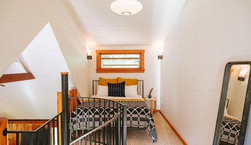 Loft Duplex w/ Deck