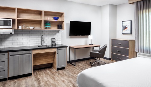 Studio Suite, 1 King Bed, Accessible Bathtub (Mobility)