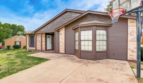 House (3 Bedrooms)