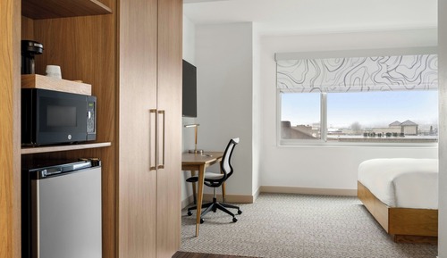 Deluxe Room, 1 King Bed (Mobility/Hearing Access, Transf Shwr)