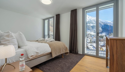 Luxury Apartment, 4 Bedrooms, Mountain View