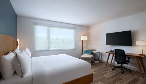 Standard Room, 1 King Bed (Hearing Accessible)