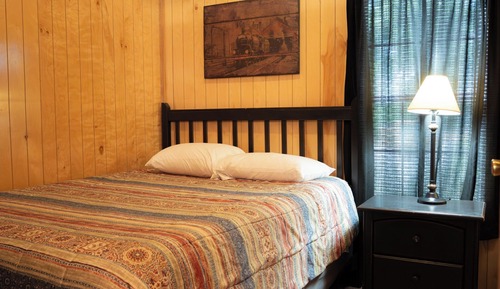 Lake View, Cedar Cabin Lake Texoma, Kitchenette, Queen, Screened Patio, Pet Friendly