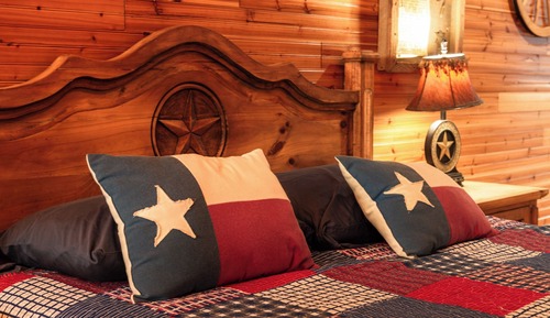 Romantic Cabin, Marina and Lake Access, Kitchenette - No Pets