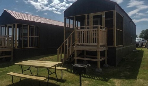 Lake View, Modern Cabin Lake Texoma, Screened Patio, Kitchenette - No Pets
