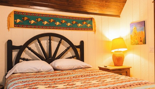 Romantic Cabin, Marina and Lake Access, Kitchenette - No Pets