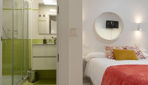 Double Room, 1 Queen Bed