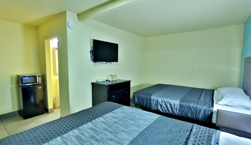 Room, 2 Queen Beds, Smoking
