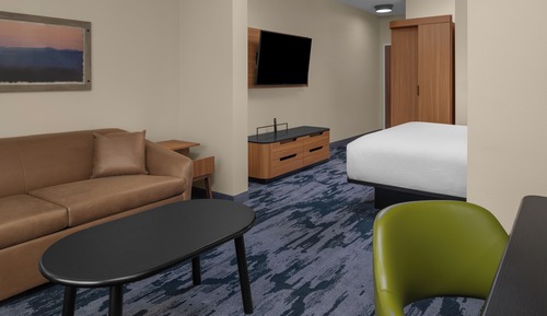 Executive Suite, 1 King Bed with Sofa bed, City View (Mobility Accessible, Tub)